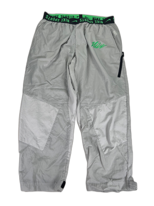 Nike Sportswear Men's Gray/Green Clash Woven Cropped Training Pants - L