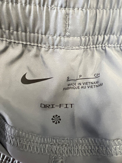 Nike Men's Gray Dri-Fit Form 7in Unlined Athletic Shorts - S image 3