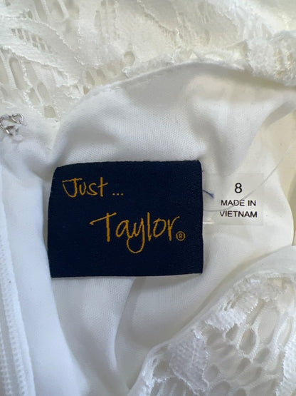 Just Taylor Women's White Lace Sleeveless V-Neck Handkerchief Hem Dress - 8 image 3