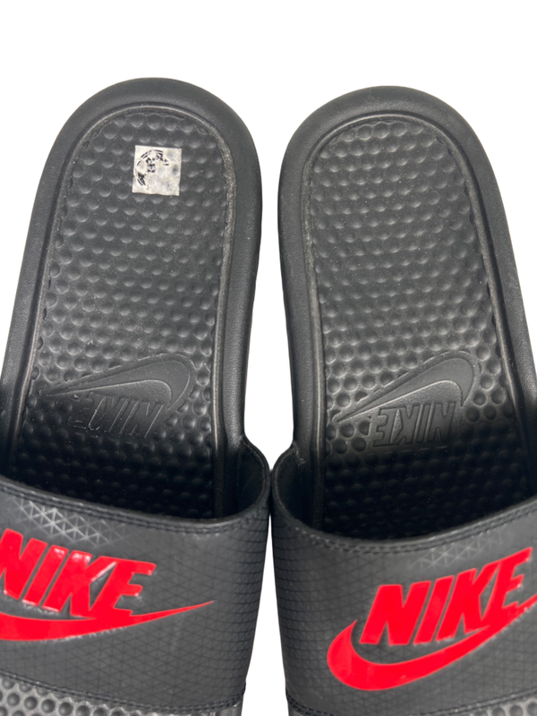 Nike Men's Black/Red Benassi JDI Slide On Sandals - 9 image 3