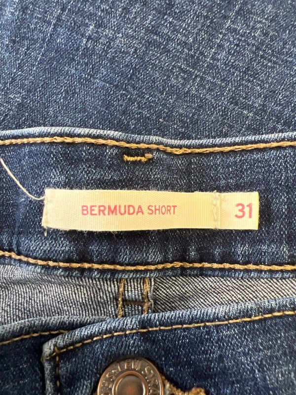 Levi's Women's Medium Wash Bermuda Denim Shorts - 31 image 3