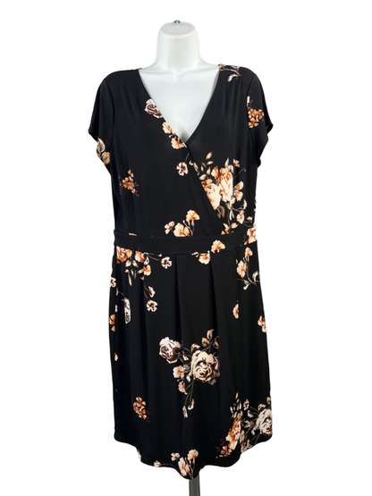 Maurices Women's Black Floral Short Sleeve V-Neck Shift Dress - L