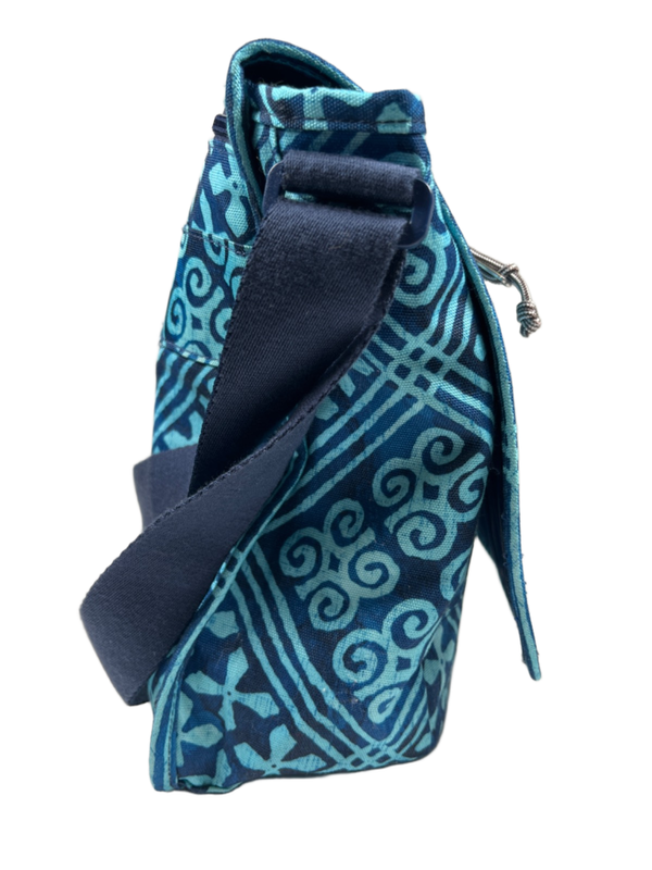 Vera Bradley Women's Blue Cuban Tiles Laptop Messenger Bag image 4