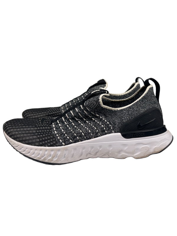 Nike Women's Black/White Oreo React Phantom Run Flyknit 2 Laceless Sneakers - 8 image 5
