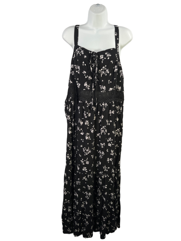 Torrid Women's Black/White Floral Smocked Lace Up Sleeveless Maxi Dress - 3X