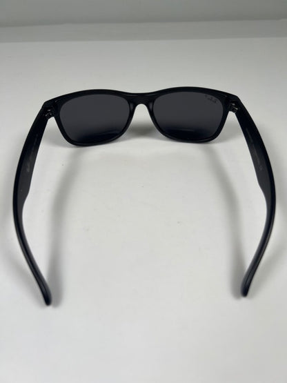 Ray-Ban Unisex Black Polarized Wayfarer Sunglasses W/ Hard Case image 9