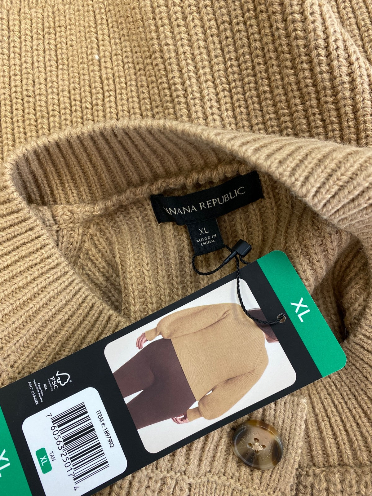 Banana Republic Women’s Beige/Tan Button Up Long Sleeve Cardigan Sweater - XL