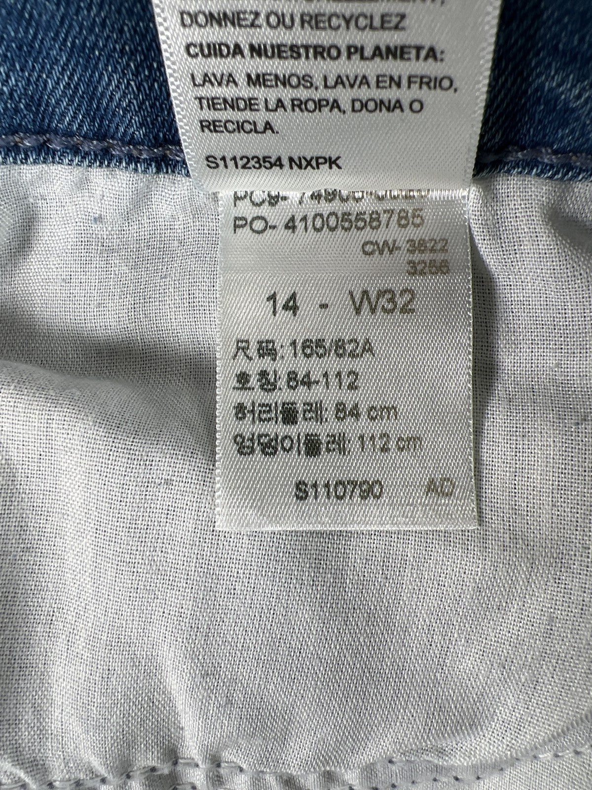 Levi’s Women’s Light Wash Mid Rise Capri Denim Jeans - 14/32