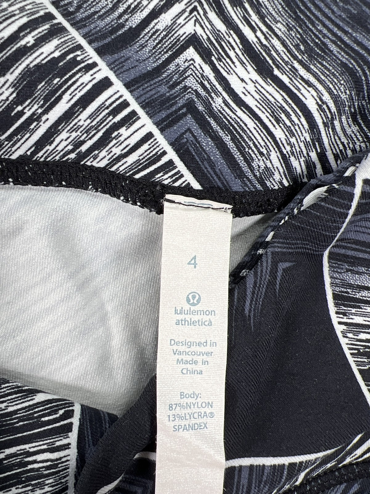 Lululemon Women’s Blue/White Heat Wave Wunder Under Cropped Leggings - 4/XS