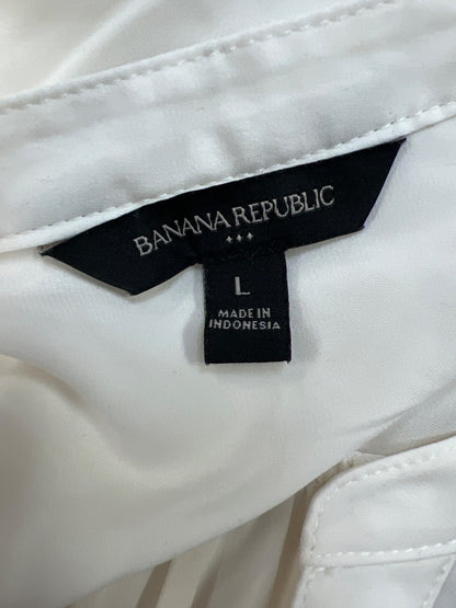 Banana Republic Women’s White Satin Sleeveless V-Neck Blouse - L