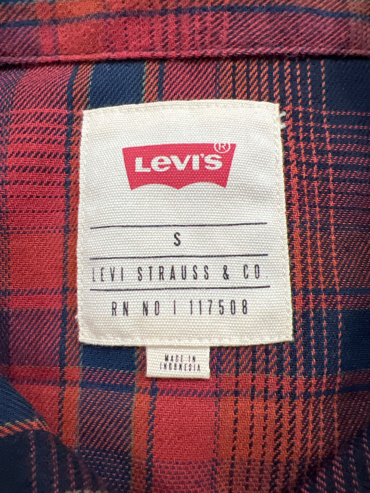 Levi’s Men’s Red Plaid Long Sleeve Button Up Flannel Shirt - S