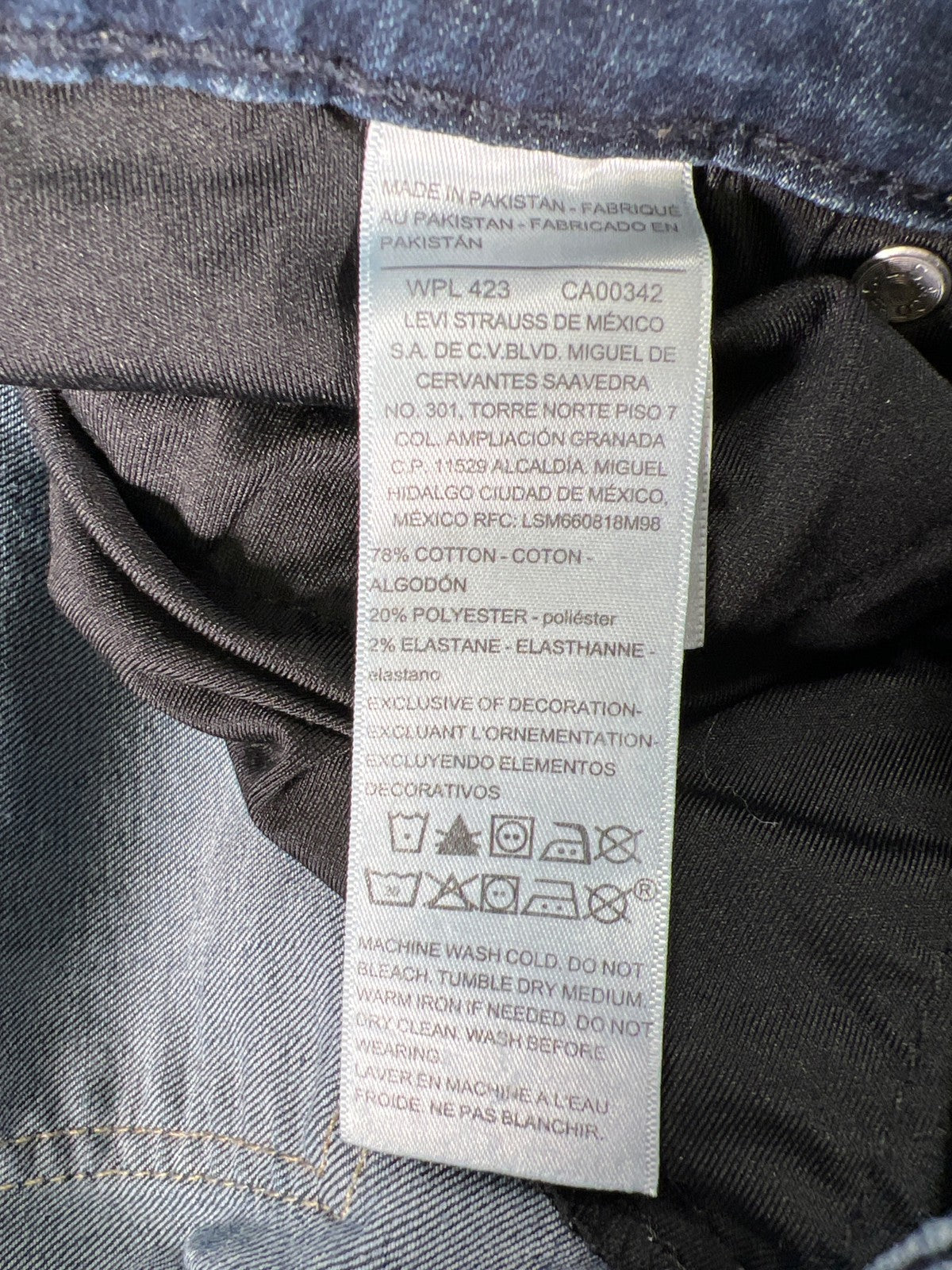 Levi’s Women’s Medium Wash Totally Shaping Straight Denim Jeans - 12 Long