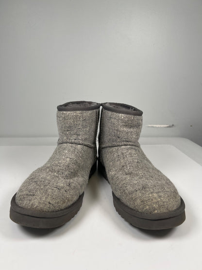 UGG Men’s Gray Classic Mini Shearling Pull On Boots - 11