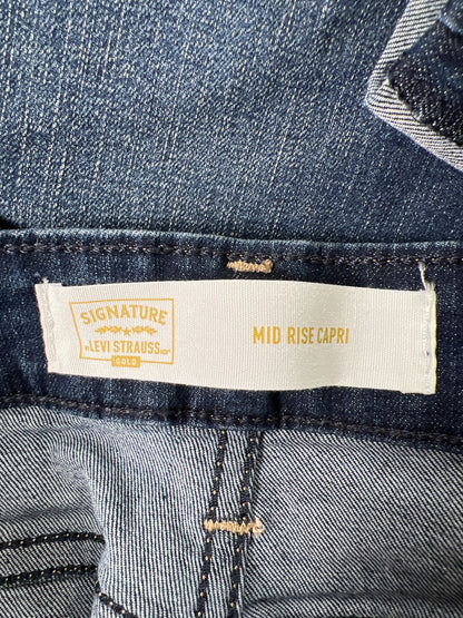 Levi Signature Women’s Dark Wash Mid Rise Capri Denim Jeans - 14