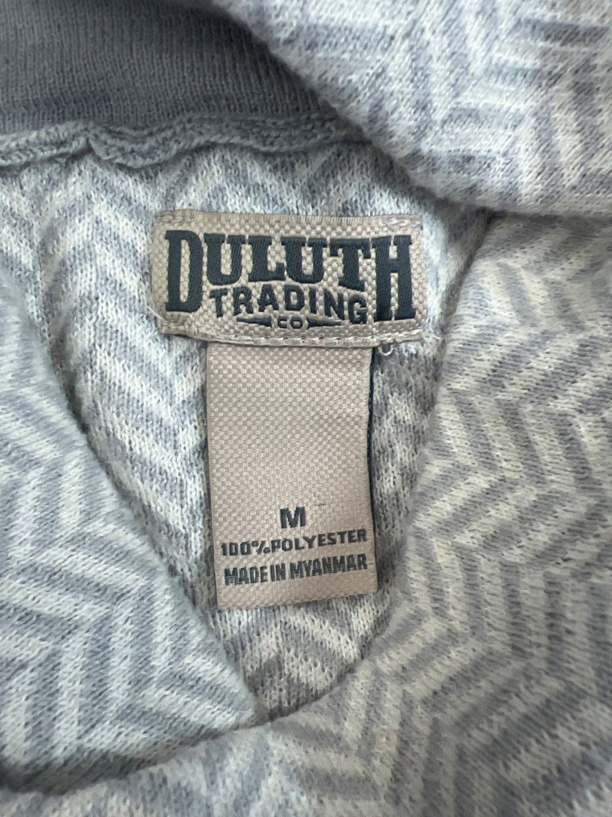 Duluth Trading Women’s Gray Long Sleeve Festive Mockneck Sweater - M