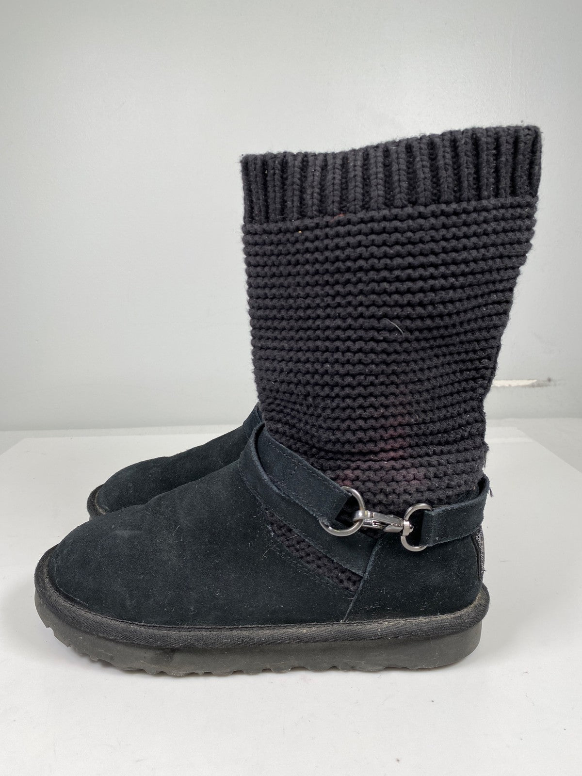 UGG Women’s Black Knit Purl Strap Twinface Short Boots - 6