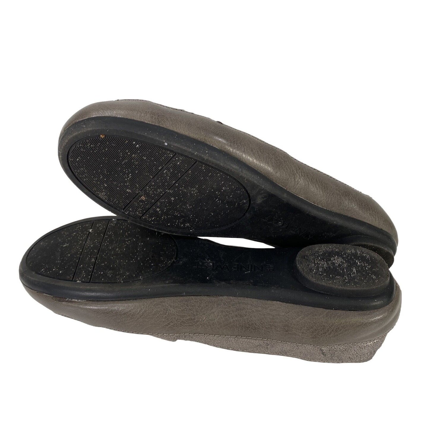 Zapatos planos Gilboy sin cordones para mujer de color gris metalizado de Nine West - 6M