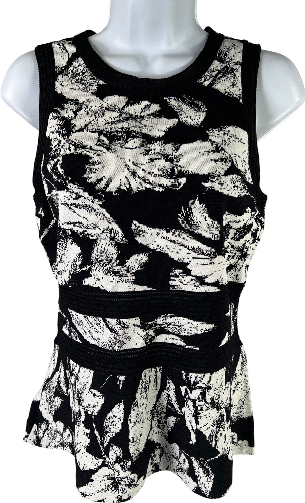 White House Black Market Women’s Black/White Floral Sleeveless Knit Tank Top - S