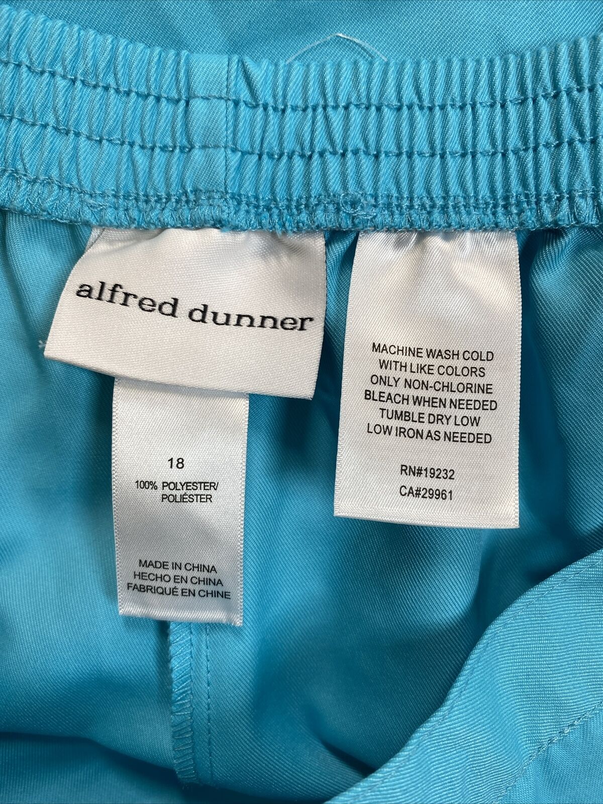 NEW Alfred Dunner Women's Blue Classic Fit Pull On Capri Pants - 18