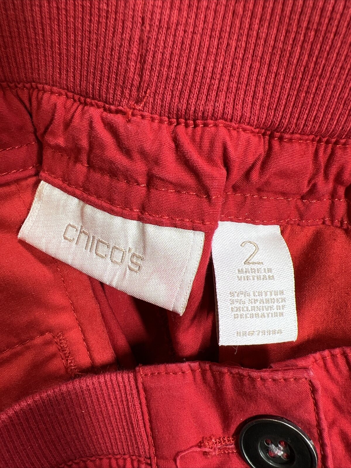 Chico's Pantalones cortos tipo cargo con cintura elástica, color rojo, para mujer - 2/US 12