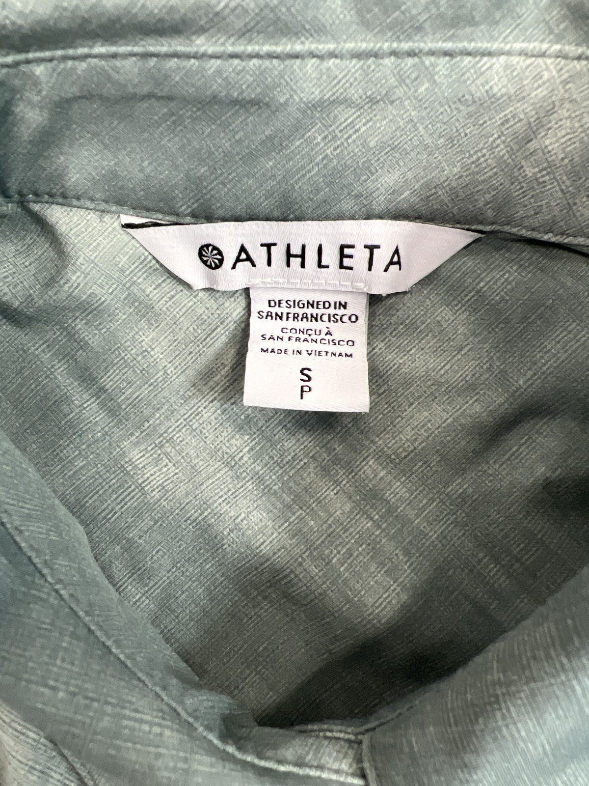 Athleta Women’s Blue/Green Long Breathable Sleeve Button Up Athletic Shirt - Sp