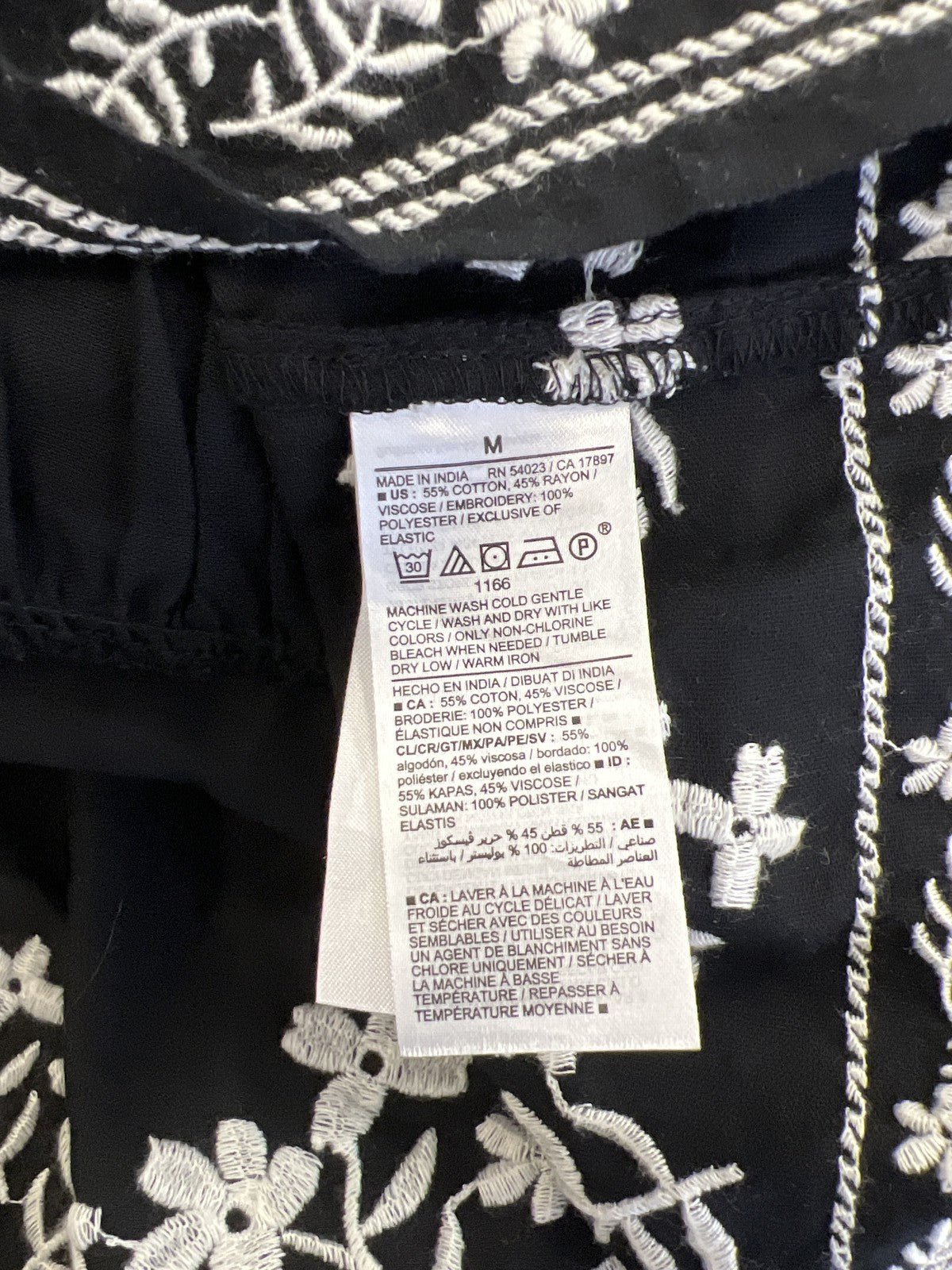 Old Navy Women’s Black Embroidered Short Sleeve Smocked Midi Dress - M