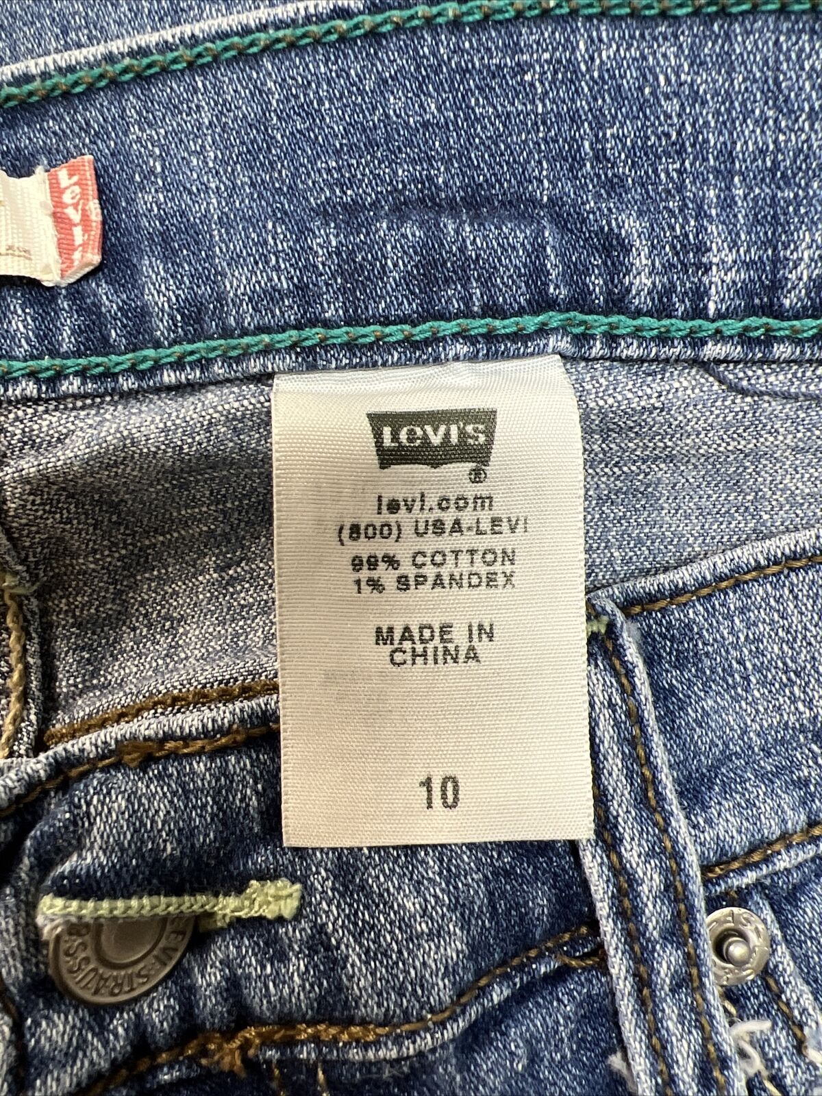 Levi's Women's Medium Wash 515 Denim Jean Shorts - 10