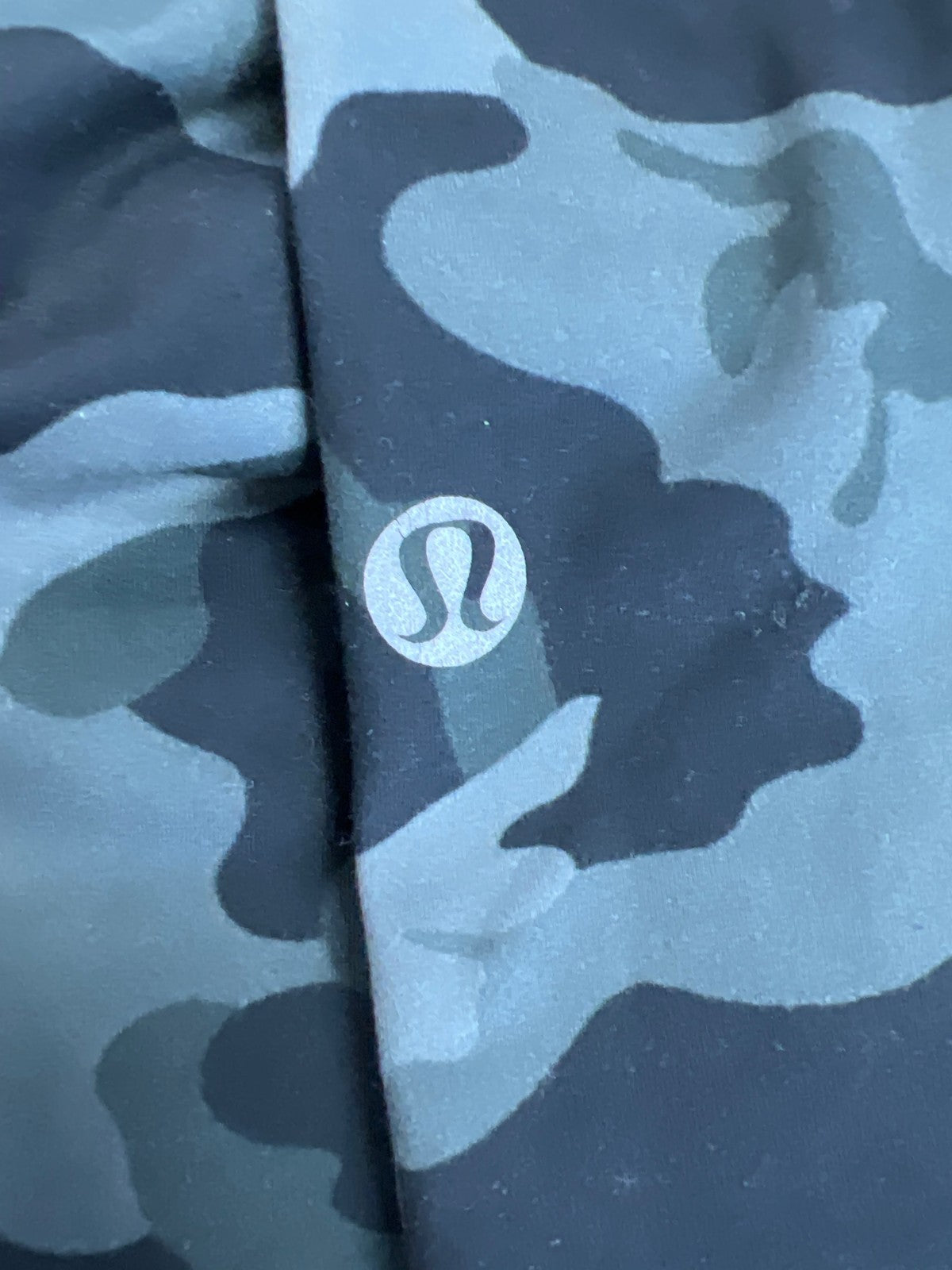 Lululemon Women’s Green Camouflage Cropped Align Leggings - S