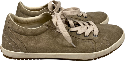 Taos Women’s Beige Star Canvas Lace Up Sneakers - 10 Wide