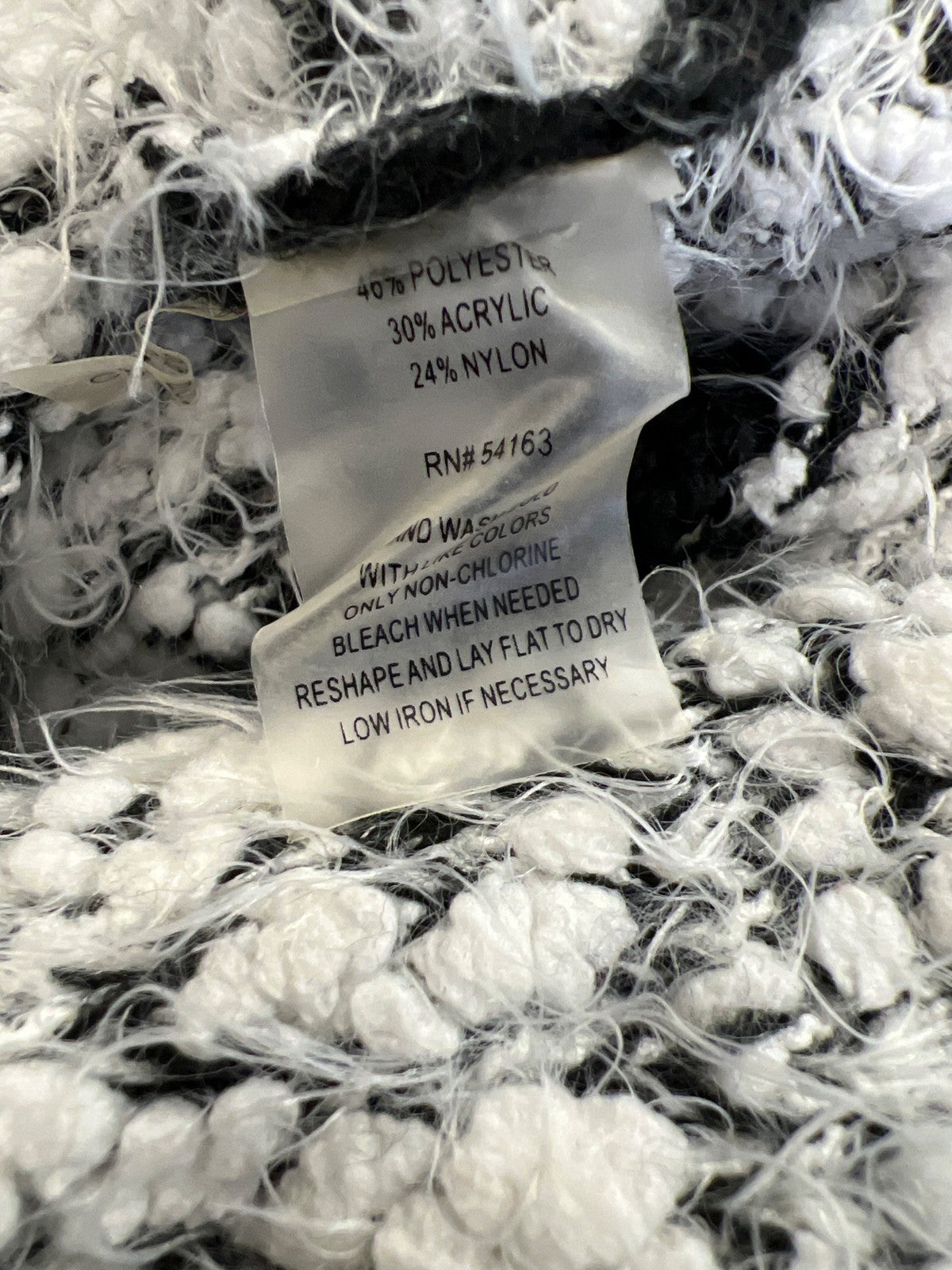 Calvin Klein Women’s White/Black Soft Textured Long Sleeve Sweater - S