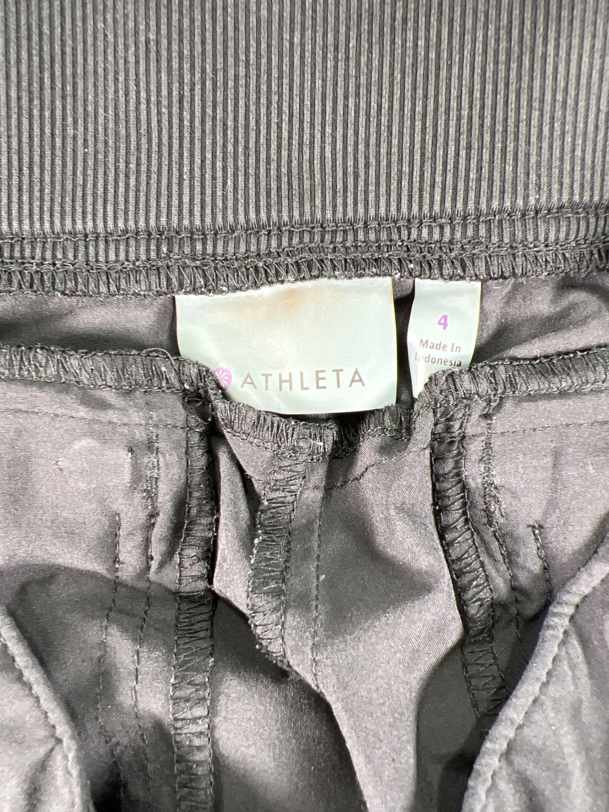 Athleta Women’s Black Athletic Straight Leg Ankle Pants - 4