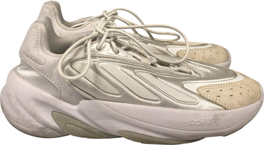 Adidas Women’s White/Ivory Ozelia Lace Up Athletic Shoes - 6