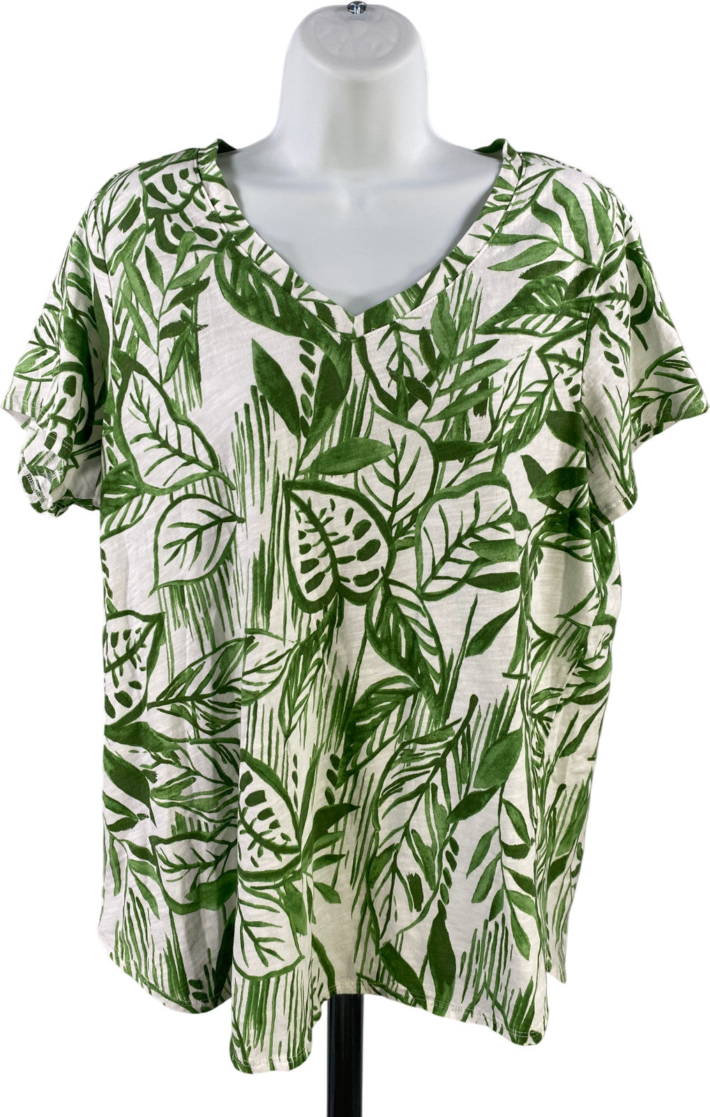 Tahari Women’s Green/White Leaf Print Short Sleeve T-Shirt - Plus 1X