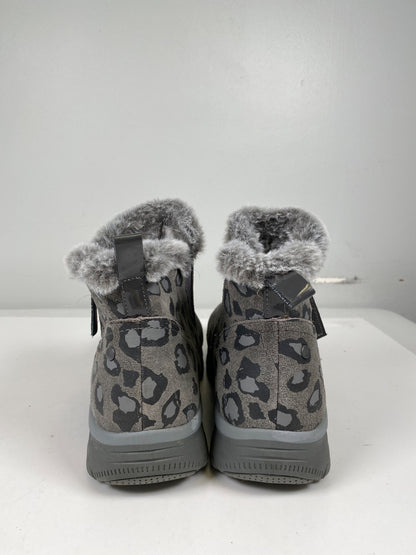 Skechers Women’s Gray Leopard Print Uno Rugged Sneaker Boots - 11 Wide