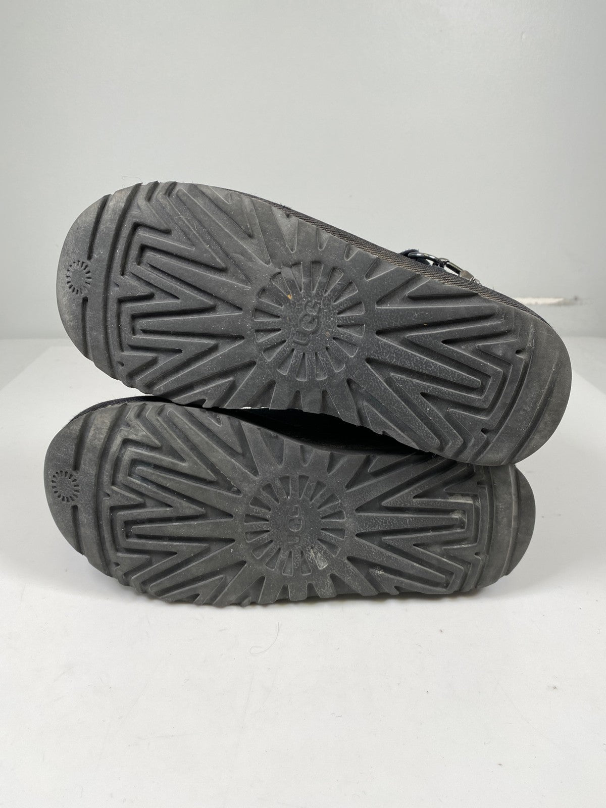 UGG Women’s Black Knit Purl Strap Twinface Short Boots - 6