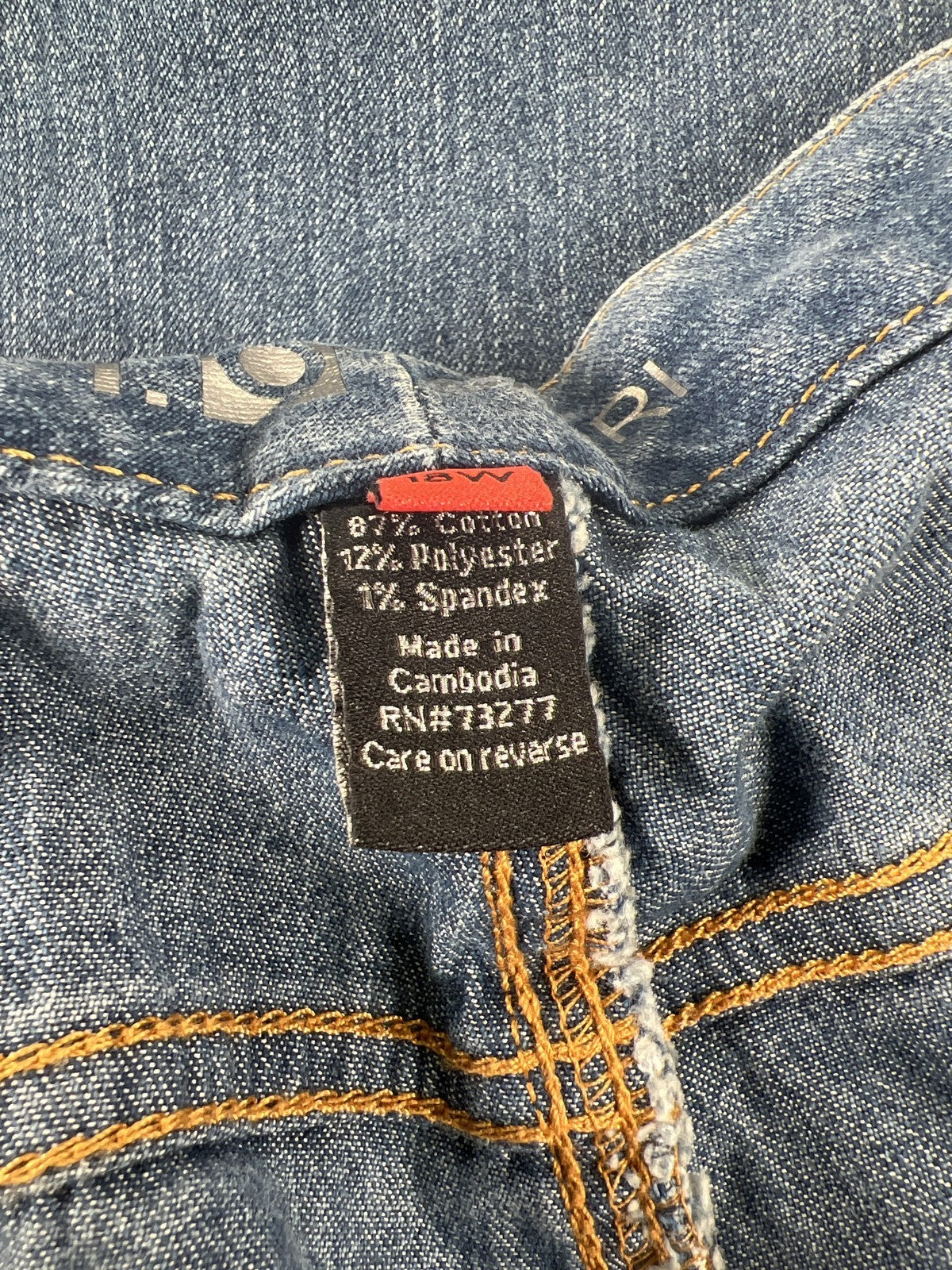 APT 9 Women’s Medium Wash Cuffed Denim Capri Jeans - 18W