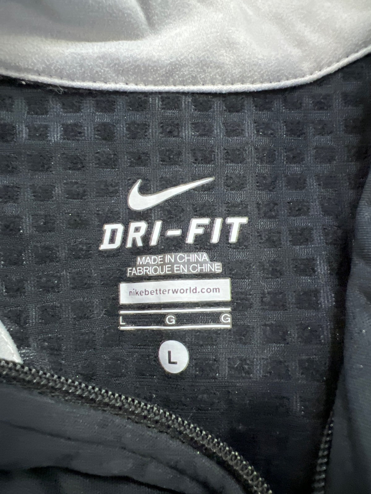 Nike Women’s Black Dri-Fit Element Long Sleeve Full Zip Jacket - L