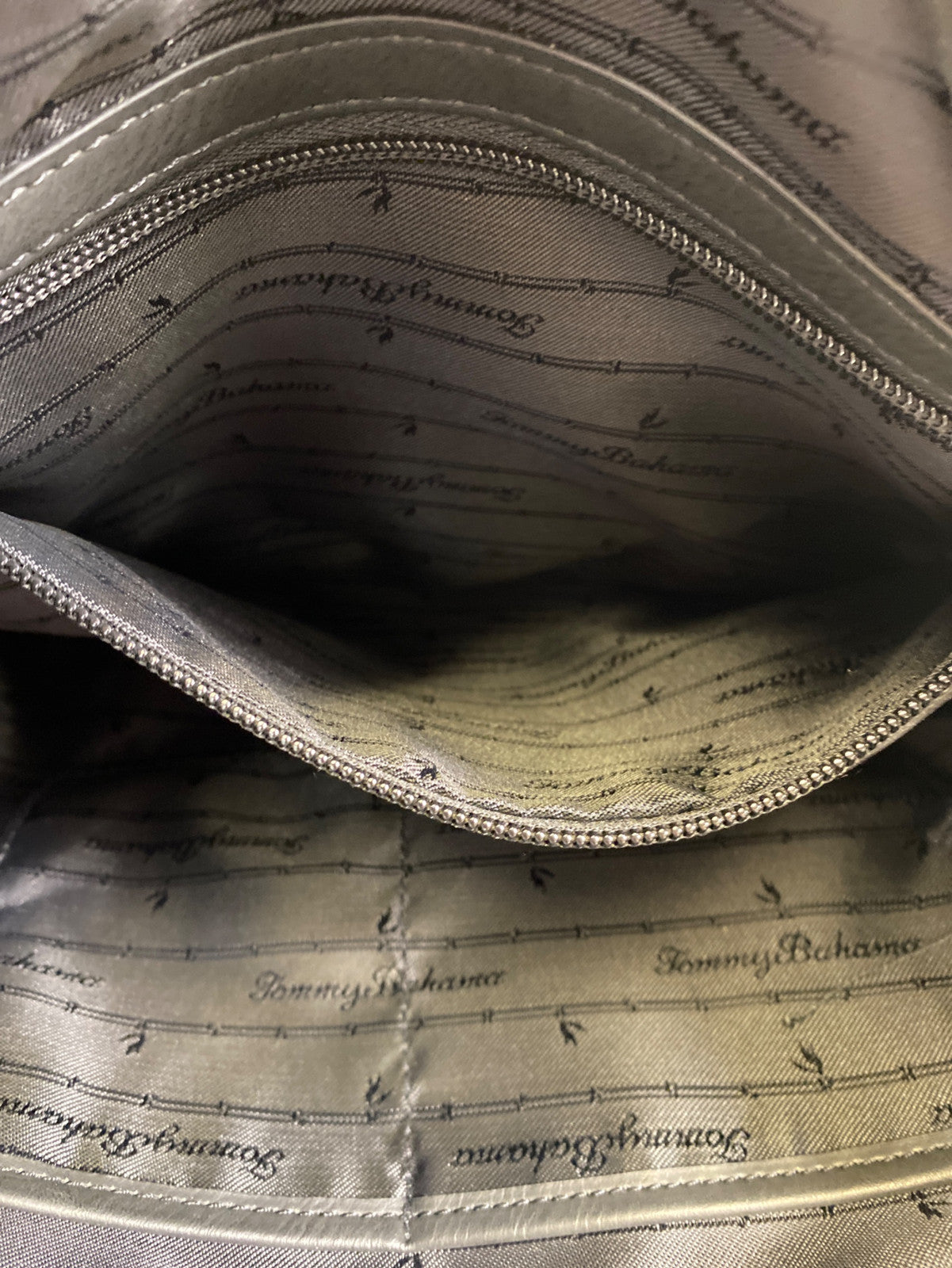 Tommy Bahama Women’s Light Beige Leather Zip Close Tote Bag Purse