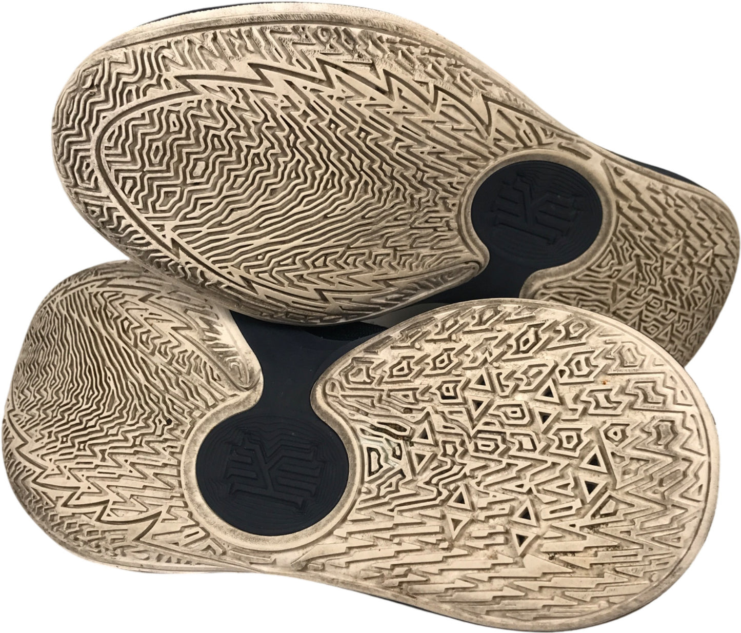 Nike Men’s Blue Midnight Kylie Low Lace Up Basketball Sneakers - 6