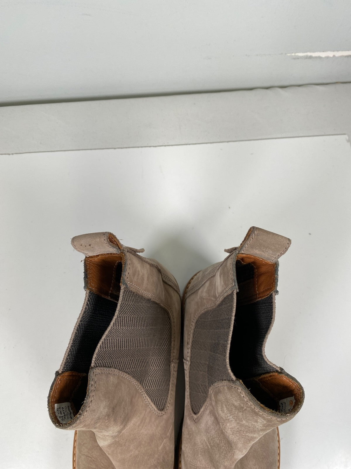 Timberland Women’s Gray/Taupe Suede Courmayer Valley Chelsea Boots - 9 Wide