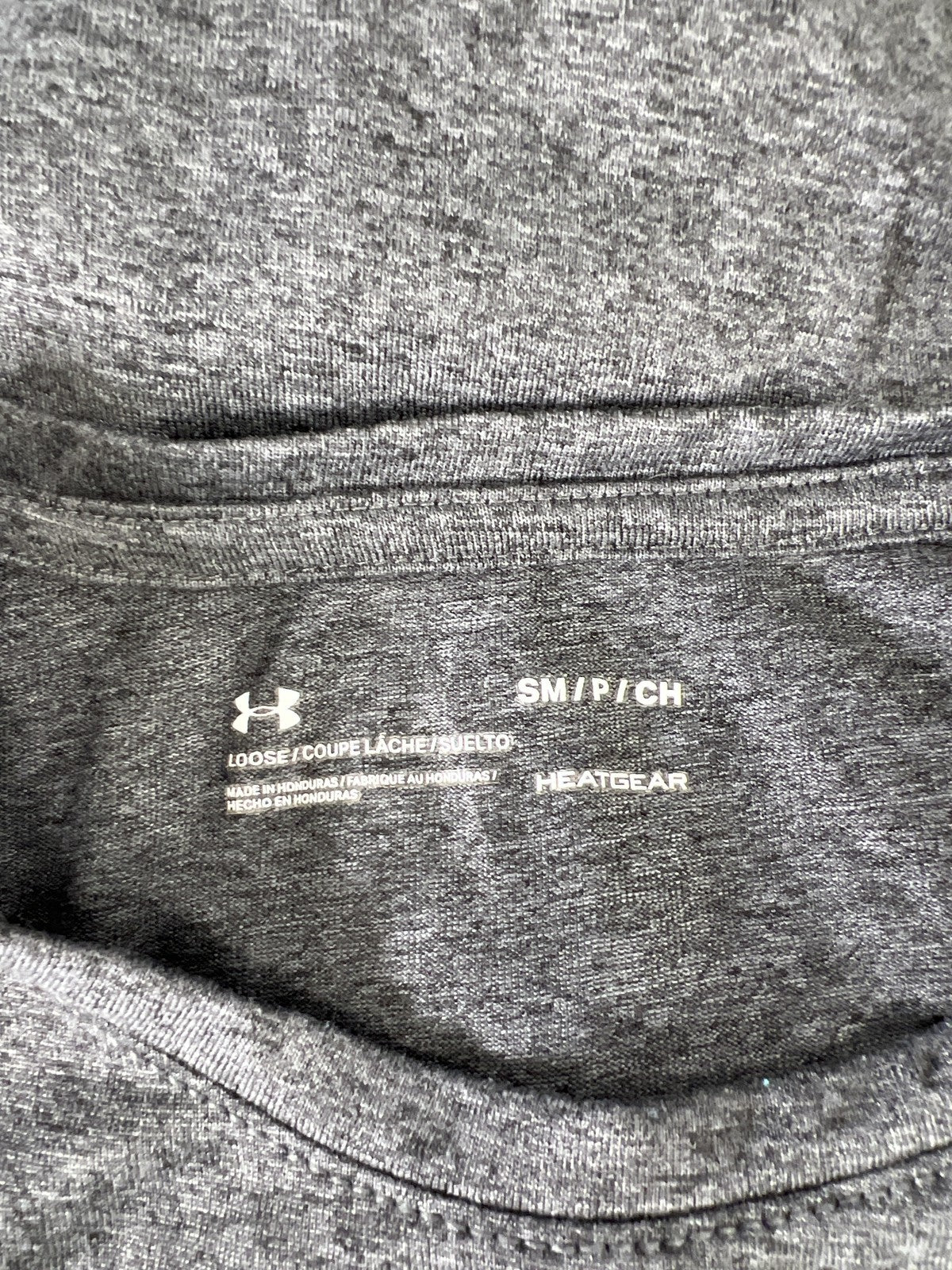 Under Armour Men’s Gray HeatGear Loose Fit Athletic Shirt - S