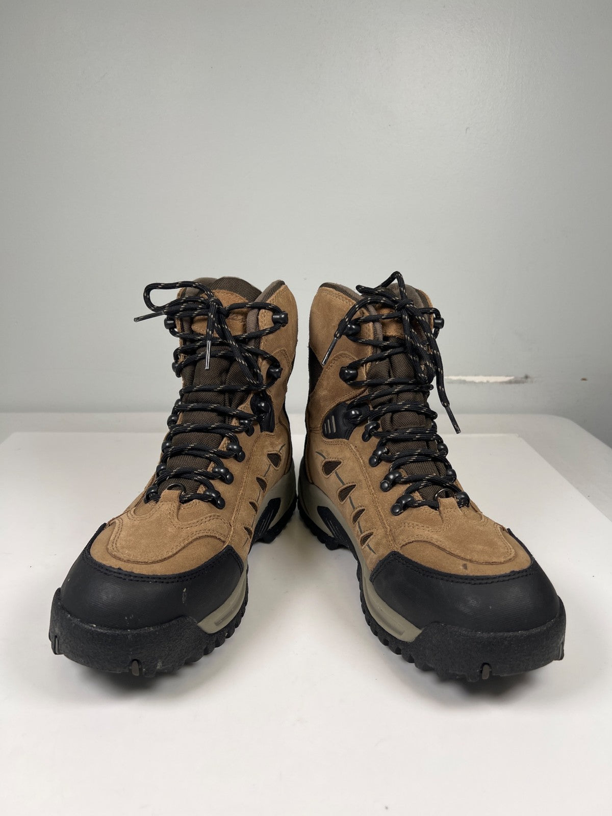 Cabela’s Men’s Tan/Beige Suede Snow Runner Waterproof Hiking Boots - 10 D