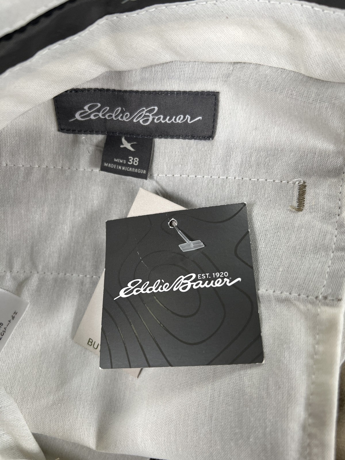 NEW Eddie Bauer Men’s Beige Relaxed Fit Khaki Pants - 38