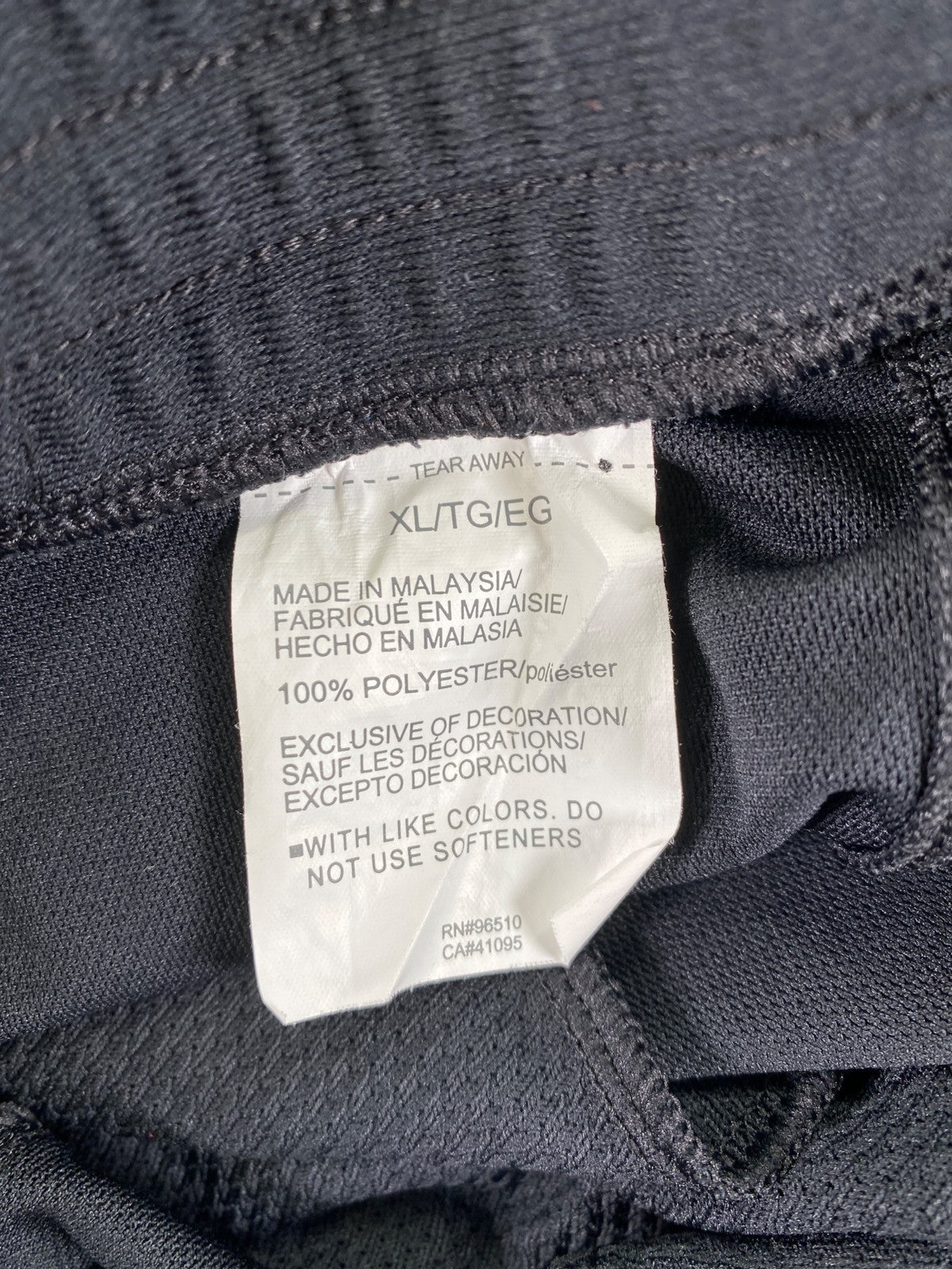 Under Armour Men’s Black Fitted Twist Zip Ankle Athletic Pants - XL