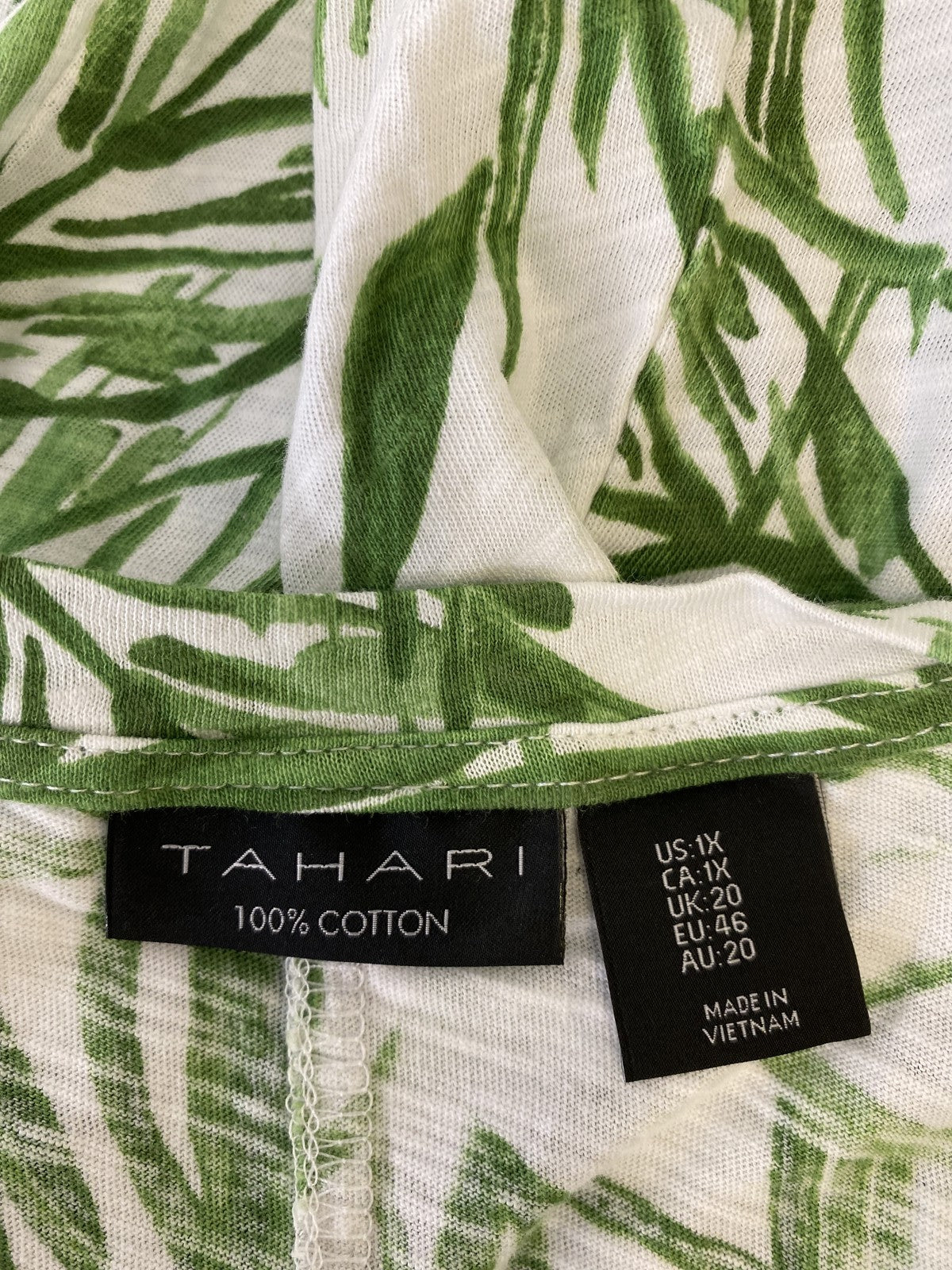 Tahari Women’s Green/White Leaf Print Short Sleeve T-Shirt - Plus 1X