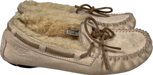 UGG Dakota Women’s Light Beige Shearling Lined Dakota Slippers - 6