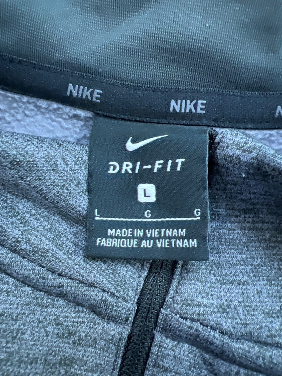 Nike Men’s Gray Fleece Lined Long Sleeve 1/4 Zip Pullover Sweatshirt - L