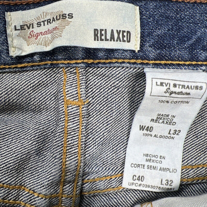 Levi's Signature Men's Medium Wash Vintage Relaxed Straight Jeans - 40x32