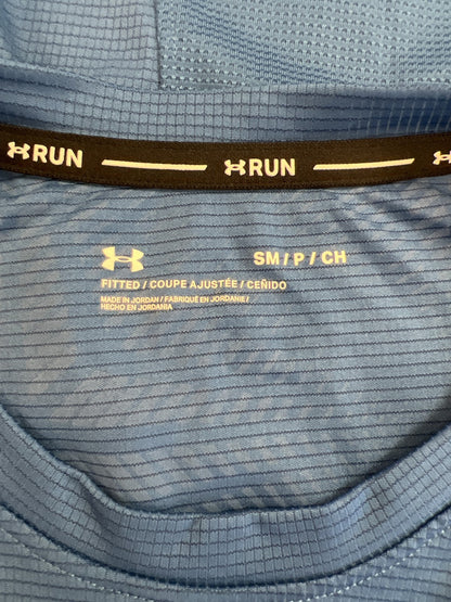 Under Armour Men’s Blue Fitted Coolswitch Short Sleeve Athletic Shirt - S