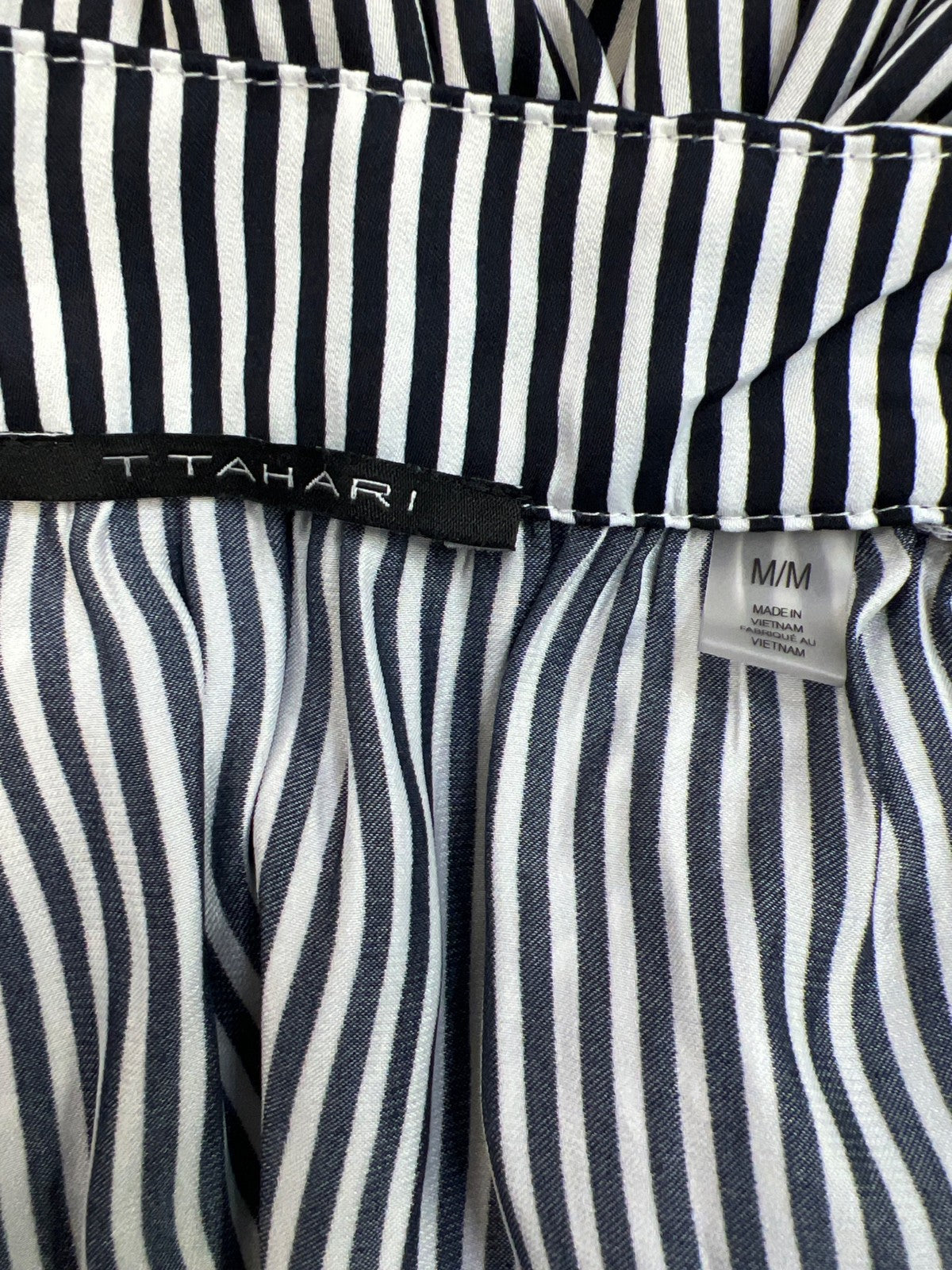 T Tahari Women’s Blue/White Striped Short Sleeve Button Up Blouse - M
